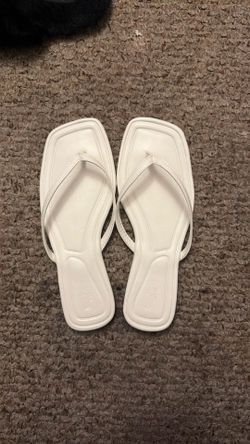 PrettyLittleThing  Square  White  Thong  Sandals