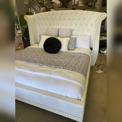 King Queen WIng band Fully upholstered bed frame