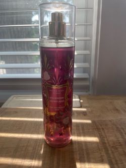 Bath & body work strawberry snowflakes