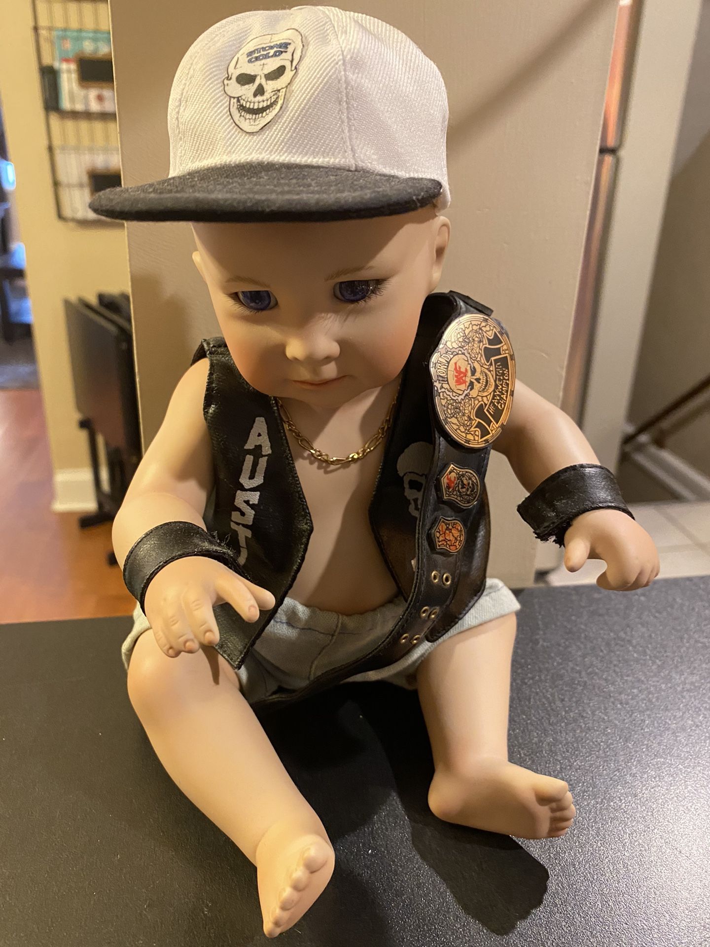 DANBURY MINT WWE STONE COLD STEVE AUSTIN BABY STATUE WITH VEST HAT NECKLACE AND BELT