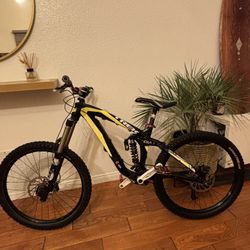 Bike Downhill Trek 