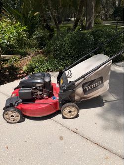 Toro Recycler Lawn Mower 22 inch w/ bag