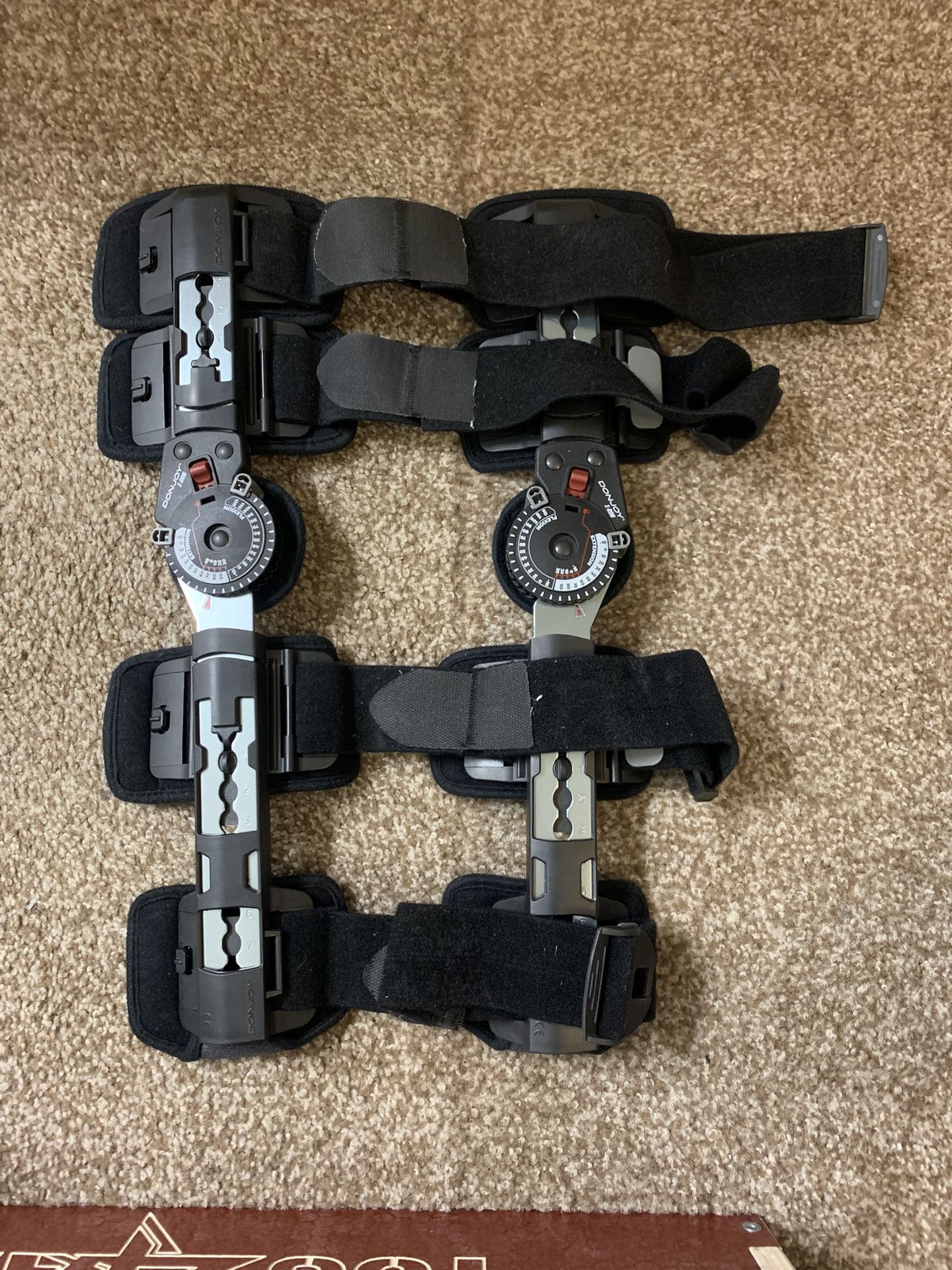 Donjoy X-Rom Knee Brace