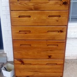 Beautiful Five Drawer Antique Solid Oak 300 Lb Double Faced Drawer High Dresser