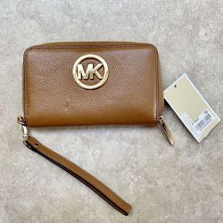 NEW WITH TAG MICHAEL KORS WALLET