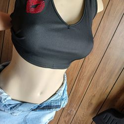 Red Lips /black Backless Shirt/fashion Clothing/sexy Clothes/clothes For Women /halter Top /sgv Wear/black Tank Top / Eyelashes/cute Tops