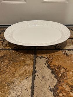 Large Platter with 2 Tea light chafing dish. Size L19xH14 “. Very good condition