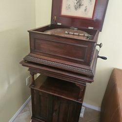 Regina Music Box and Stand 