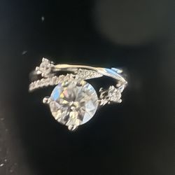 GRA MOISSANITE RING