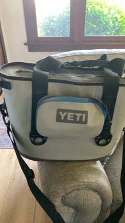 YETI HOPPER 20