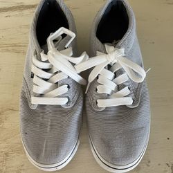 Woman’s Vans Size 6