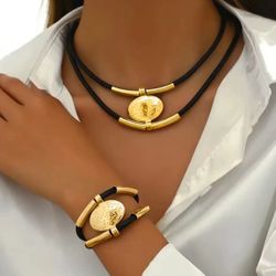 Necklace bracelet Set - For sale !