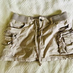 American Eagle tan cargo skort Size: 8