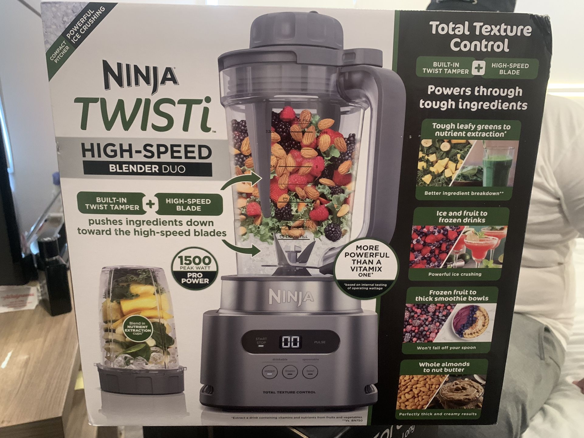 Ninja® TWISTi’', High Speed 34 oz. Blender DUO 3 Preset Auto-iQ° Programs SS150