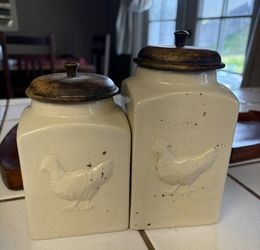Distressed chicken, small canister set