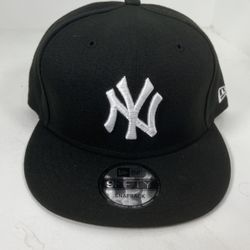 New York Yankees snapback hats 🧢 35$ each 