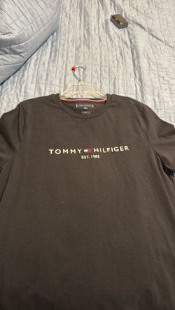 Tommy Hilfiger Black Tee (XL- fits like L)