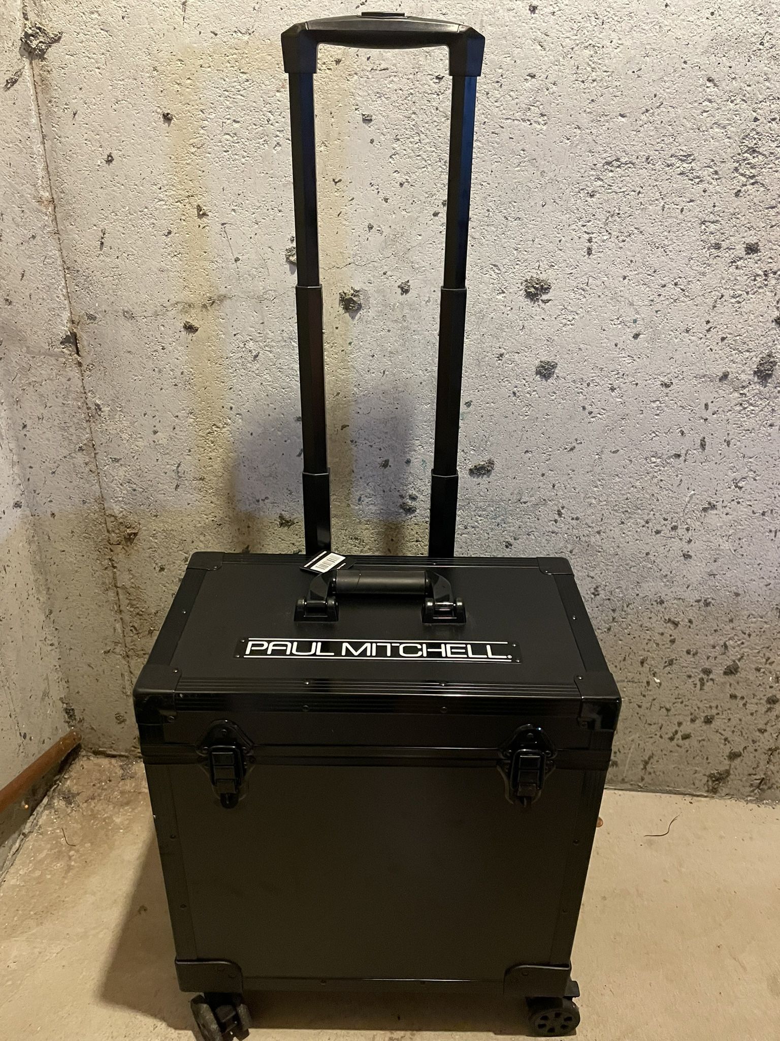 Professional Beauty Case That Has Wheels