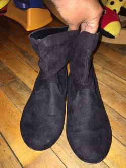 Women’s size 4 boots