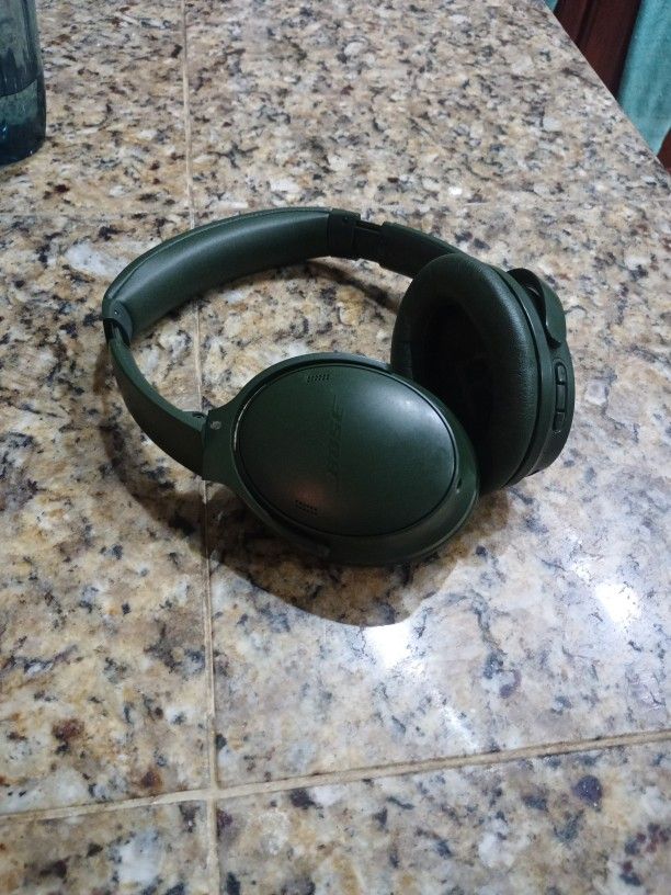 Bose Quiet Comfort Headphones 