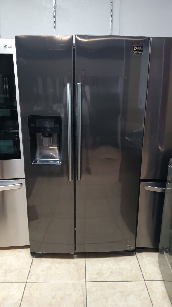 Samsung Refrigerator Everything Good.
