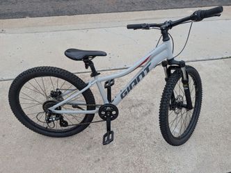 Giant XTC Jr 24" Kids Mountain Bike
