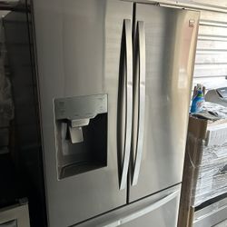 Brand New Kenmore Refrigerator - Under Warranty!