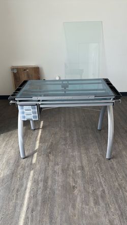 Studio design art table