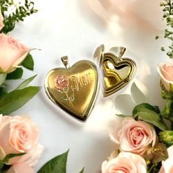 14kt 2.70g Yellow Gold Heart Shape Pendant/Charm with a Rose and with the words, “Mom.”