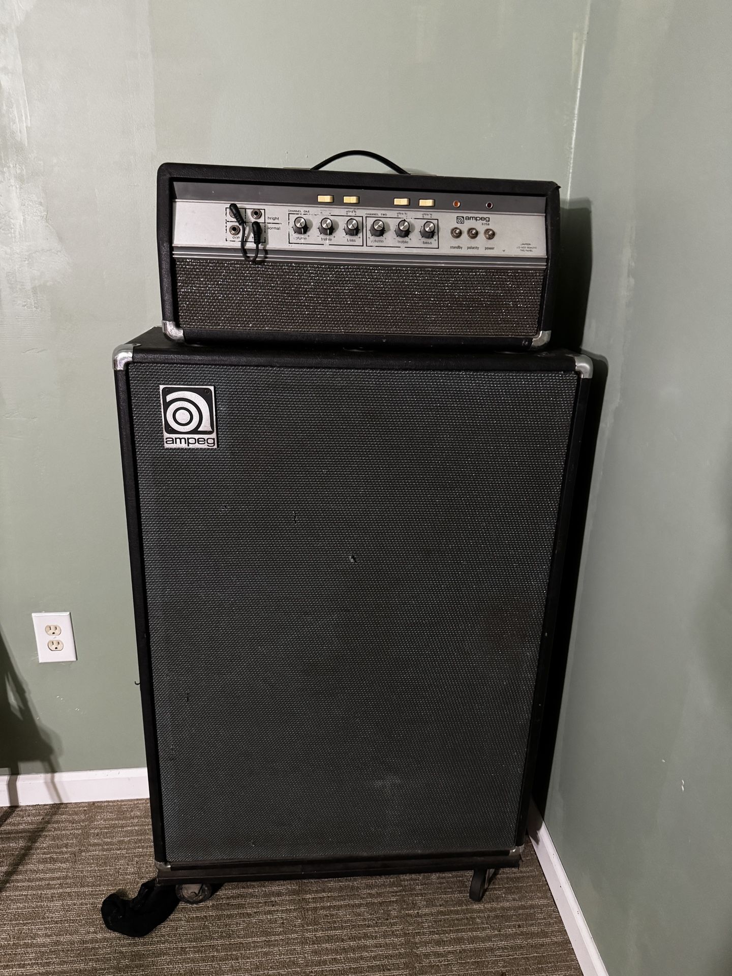 Vintage 1970s Ampeg B25b 2*15