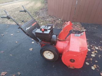 With WARRANTY!  POWERFUL Ariens ST824 Self Propelled, 5 Speed & Reverse, 