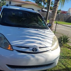 2010 Toyota Sienna