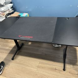 Gaming desk