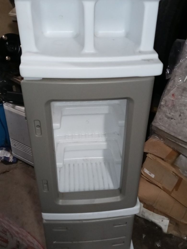 Kids Plastic Cabinet