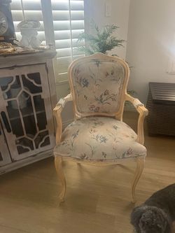 Beautiful chair In Excellent condition