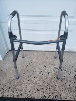 INVACARE WALKER