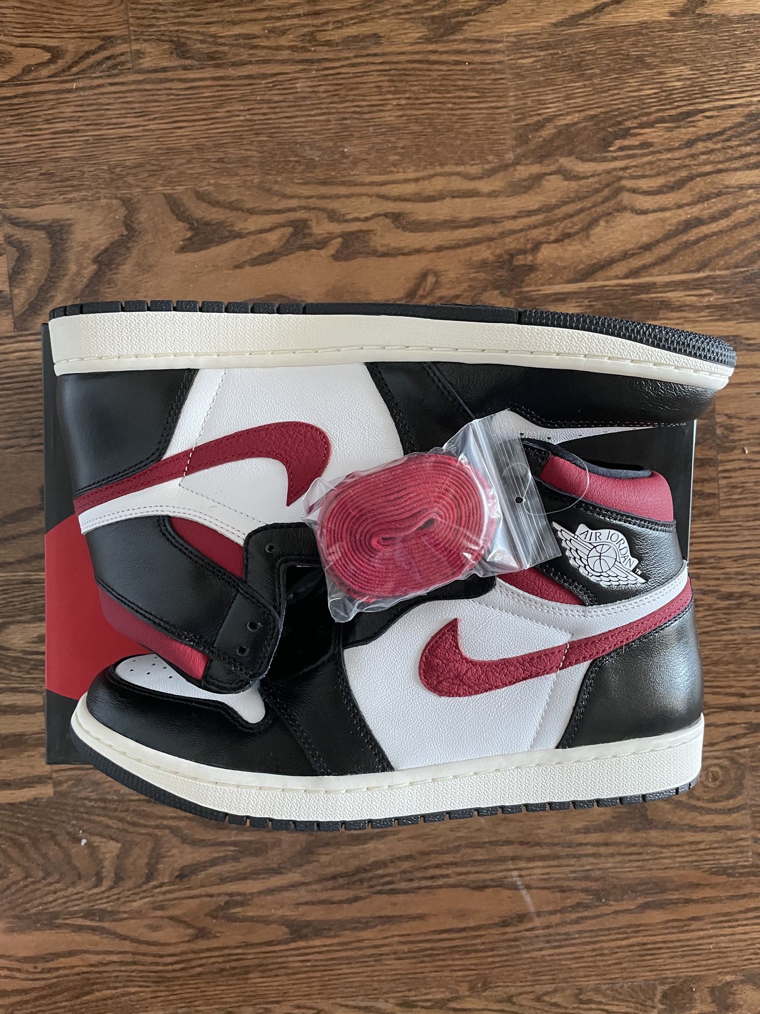 Jordan 1 High Gym Red - 11 & 12 M