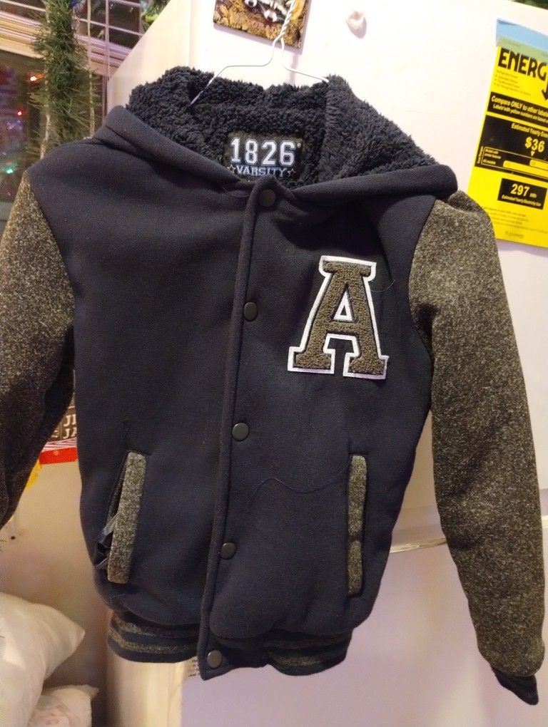 Sueter De Niño Size 8 Nuevo Sin Etiqueta $8 Dolares