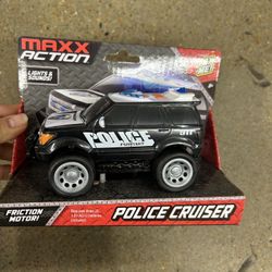 NWT police cruiser with light & sound