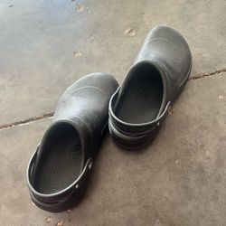 black crocs 