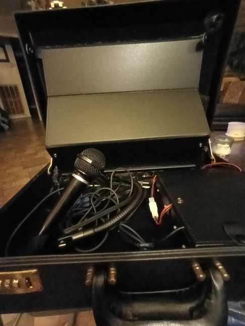 Oklahoma Sound Series 200 portable PA system, identifiable by the "Series 200" label and the Oklahoma Sound logo. This system is designed to be cmpc