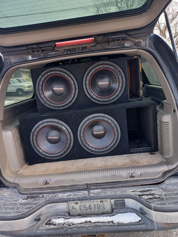 2 15inch American Bass Godfather Speakers In A 2 Inch Thick Custom Box. Plus 2 American Bass 3000 Waty 15 Inch Speakers In Box With A 5500 Vfl Americ3