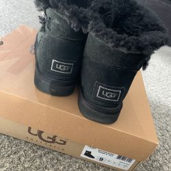 Uggs Women’s 9