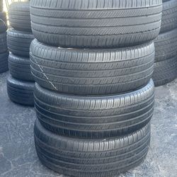 SET OF TIRE 235 55 18 Michelin 85% LIFE