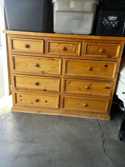 Dresser