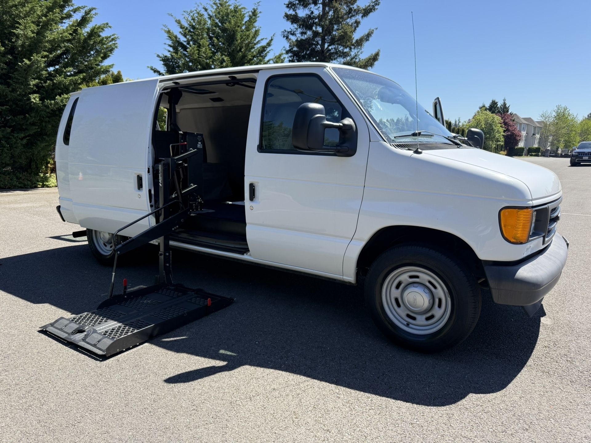 2004 Ford Econoline