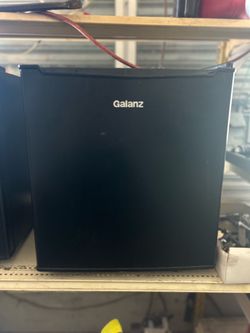 Galanz Mini fridge