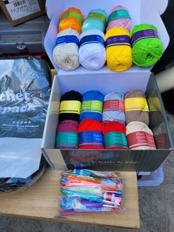 hearth and harbor 71pc crochet accessories kit and backpack