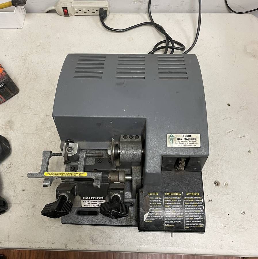 HILLMAN COLE 4000 KEY CUTTING DUPLICATING MACHINE