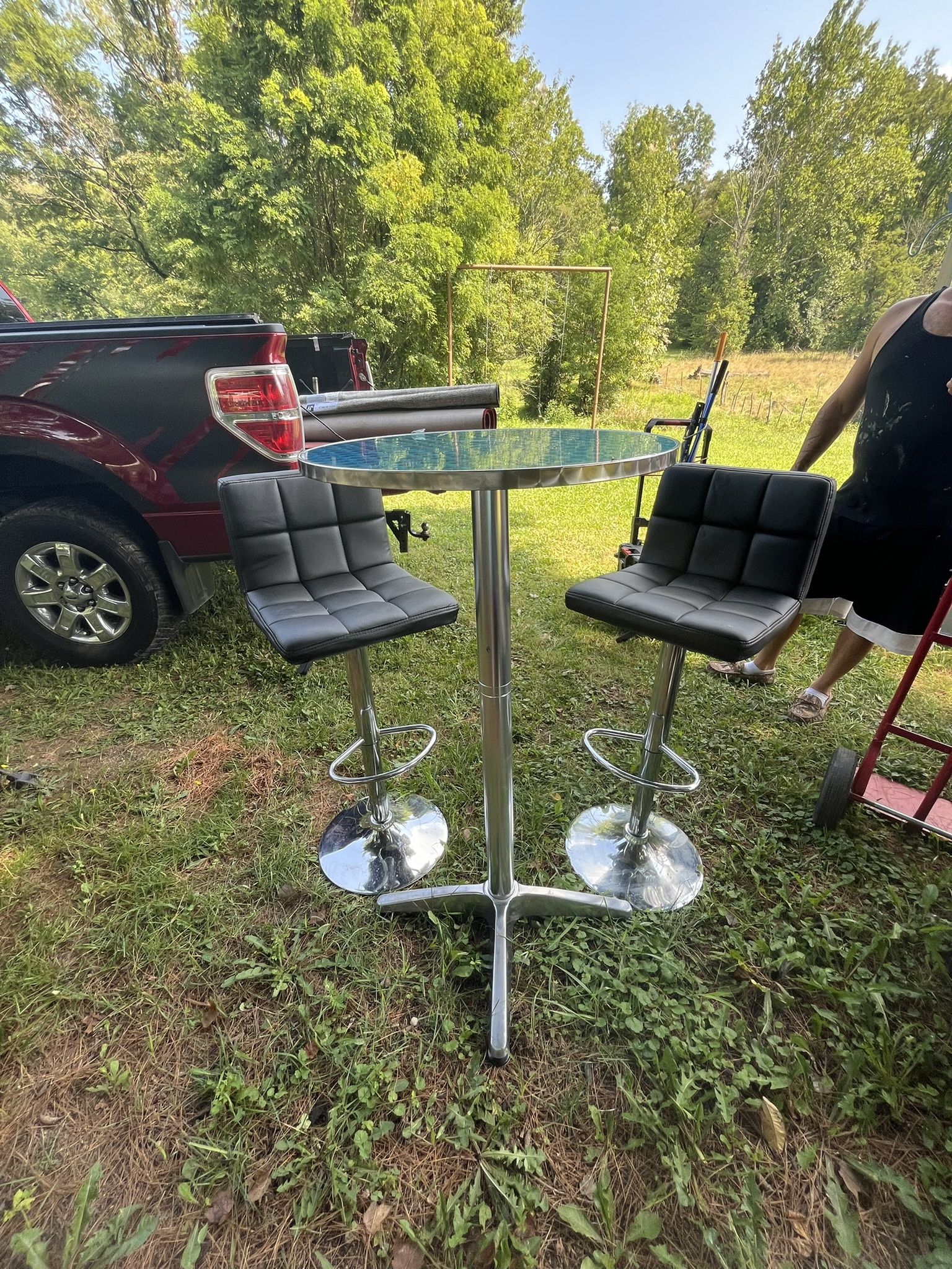Tall Flip Top Cocktail Table With Bar Stools